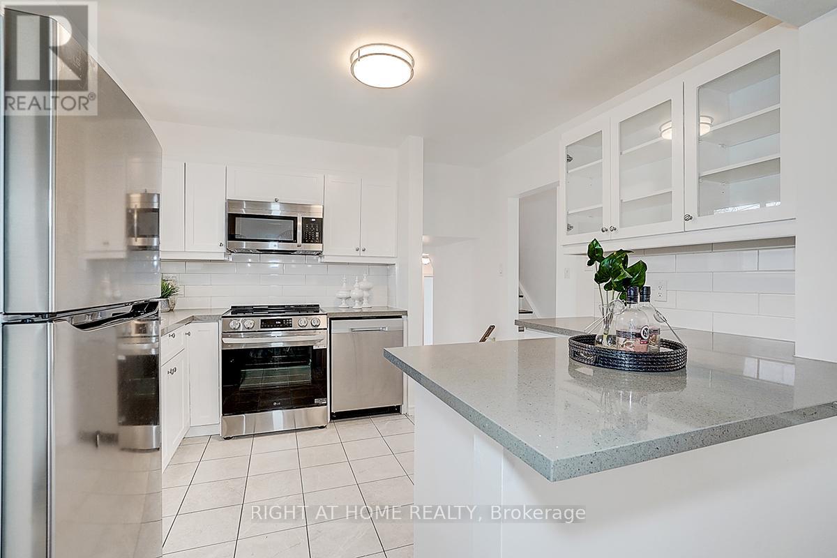 Detached at 11 TULLAMORE ROAD, Brampton