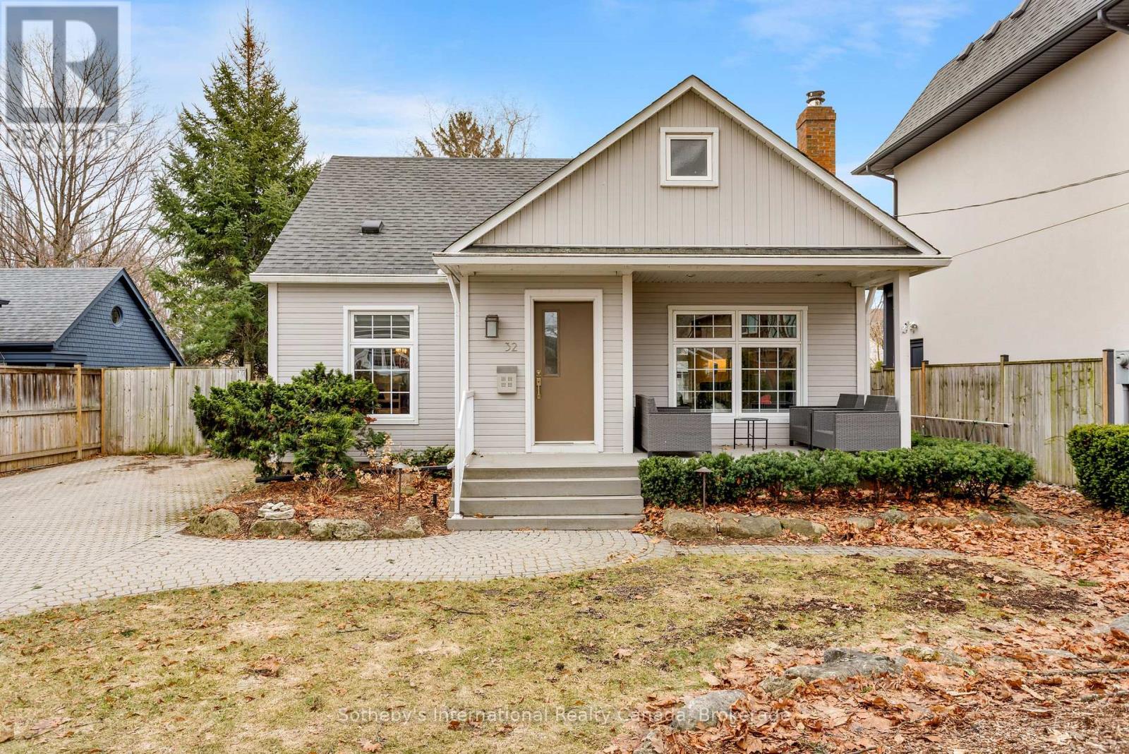 Detached at 32 ANDERSON STREET, Oakville (CO Central)