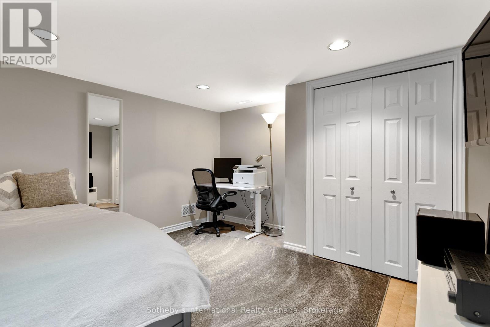 Detached at 32 ANDERSON STREET, Oakville