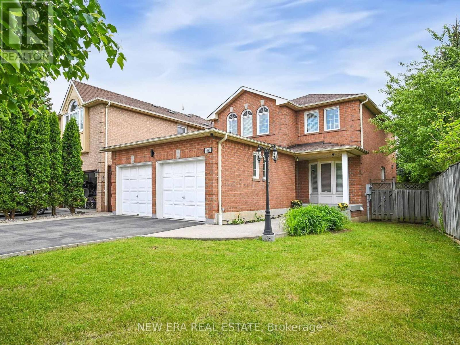 Detached at 5380 FLORAL HILL CRESCENT, Mississauga (East Credit)