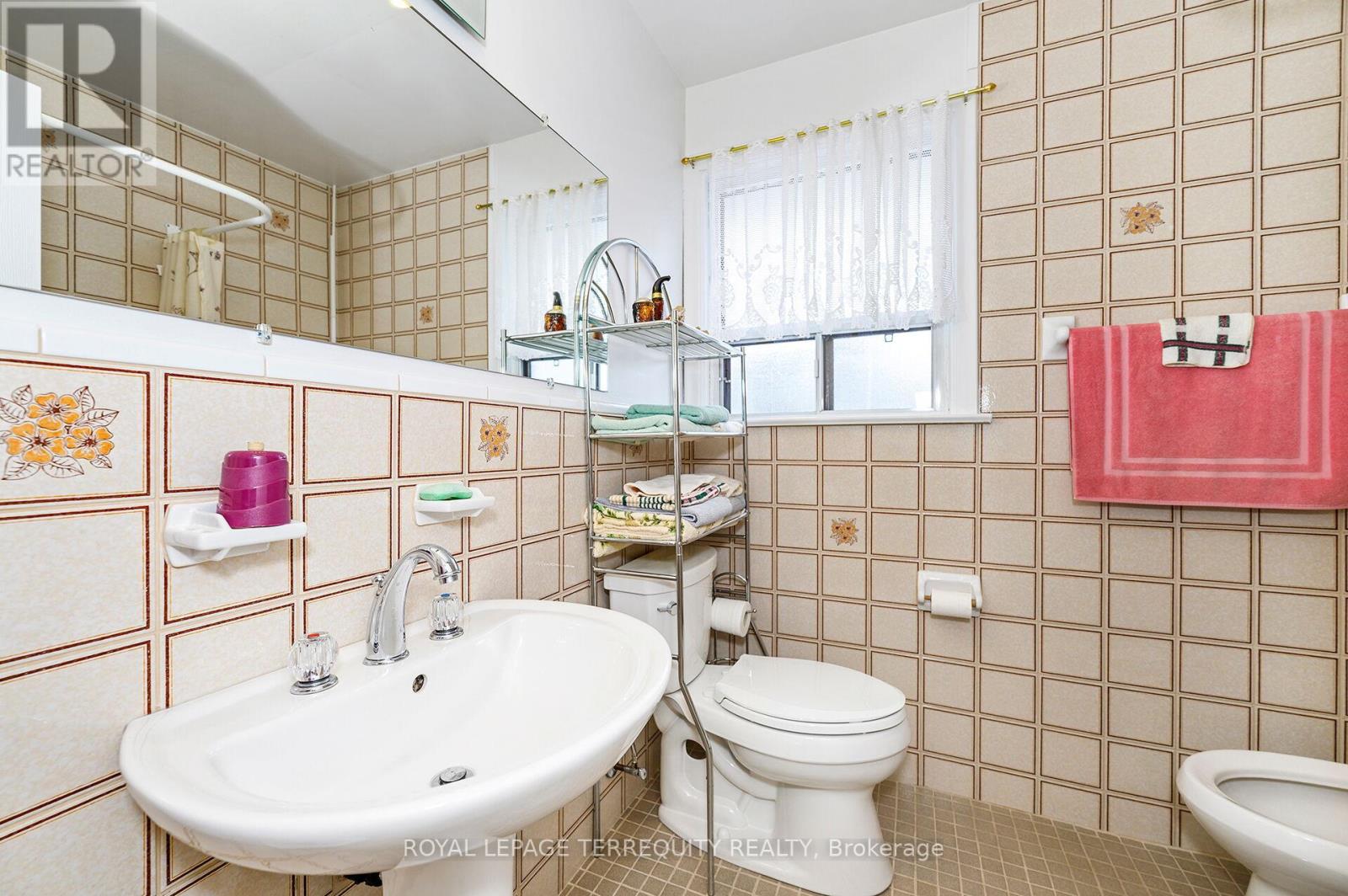 Semi-Detached/Link at 8 SONNET COURT, Toronto