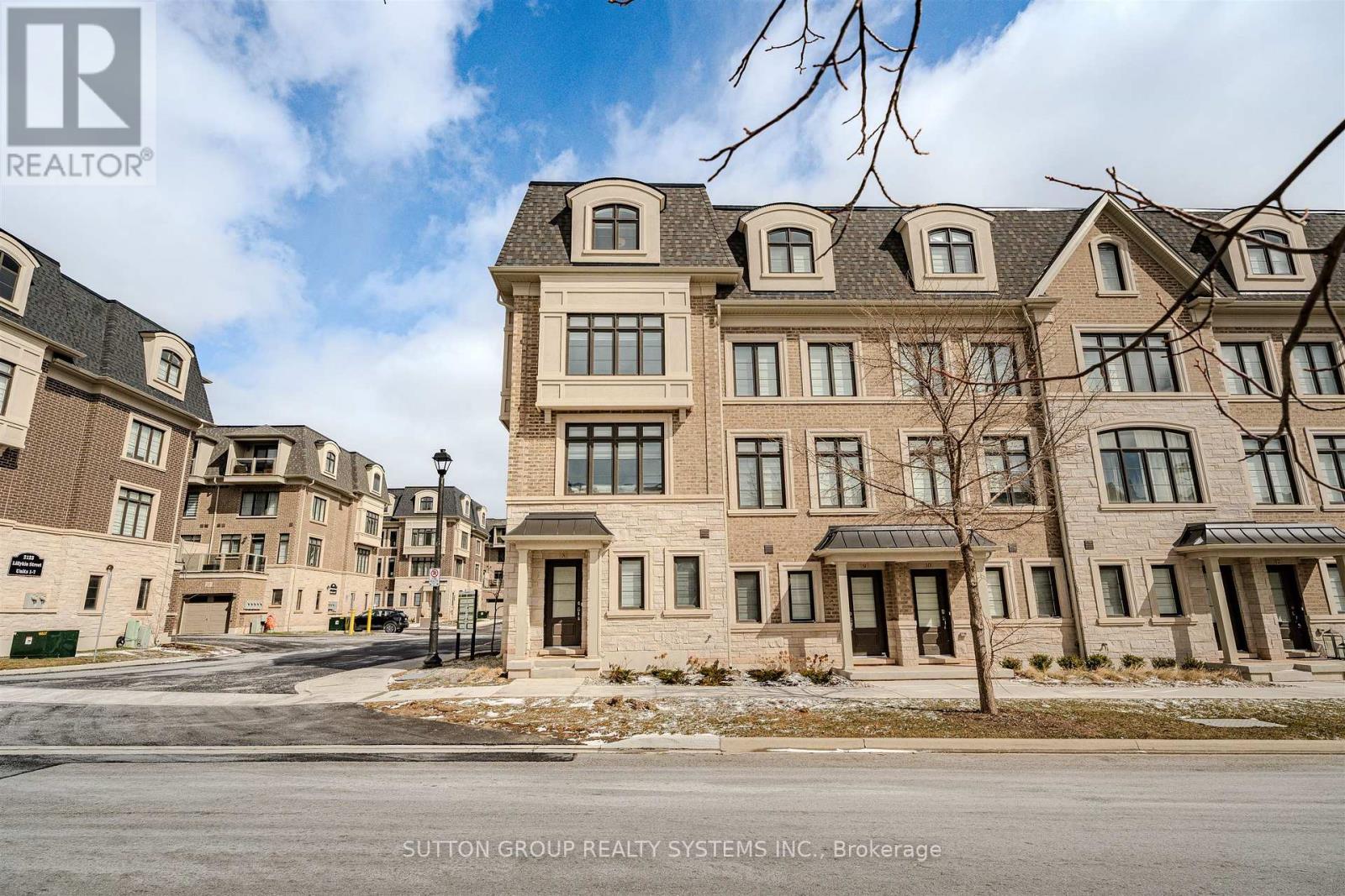 Townhouse at 8 - 2119 LILLYKIN STREET, Oakville (RO River Oaks)