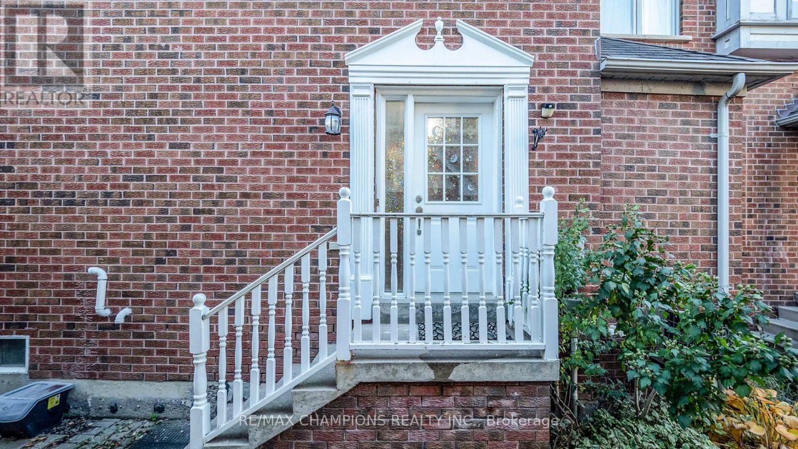 Townhouse at 135 URAL CIRCLE, Brampton (Sandringham-Wellington)