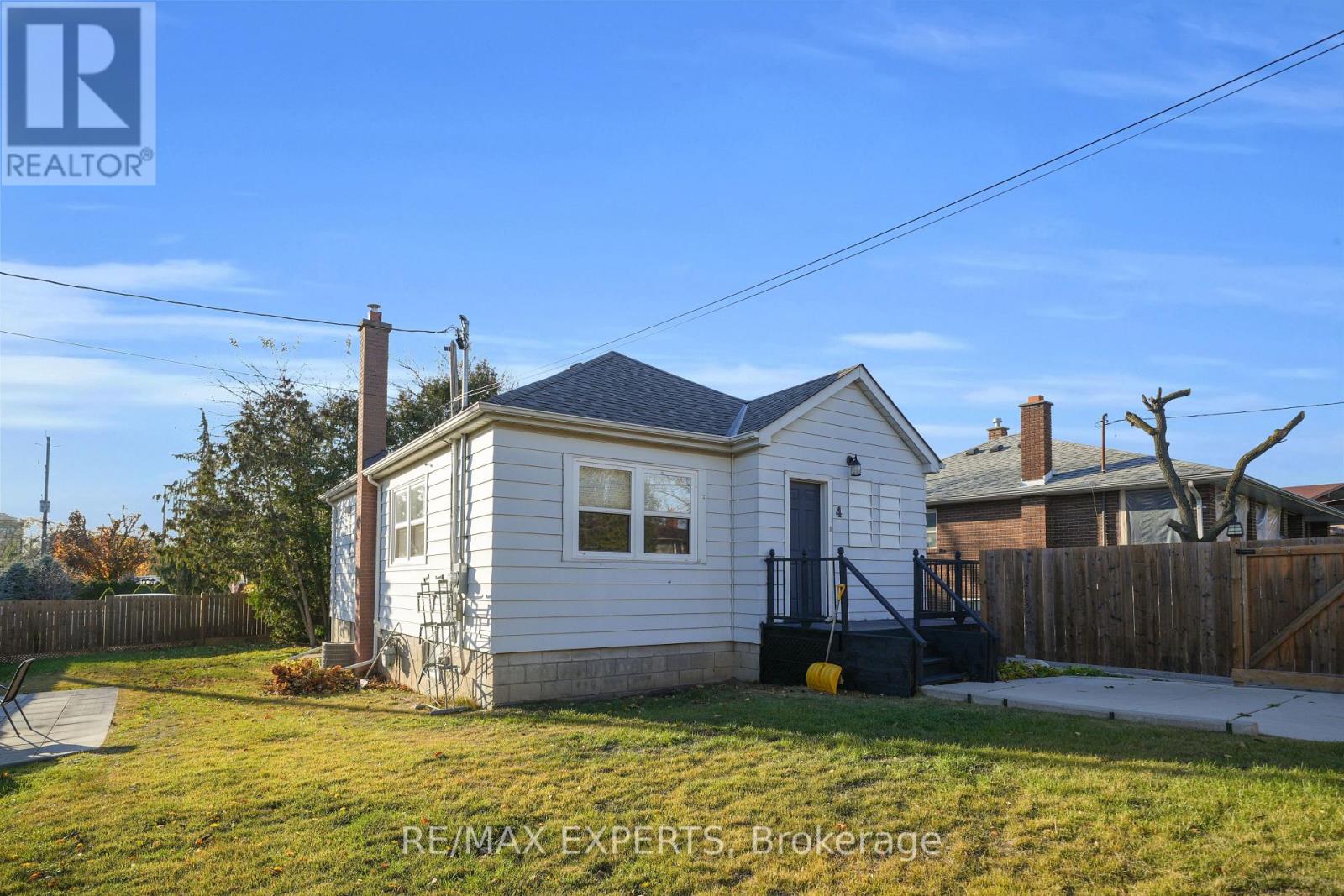 Detached at 4 LARCHMERE AVENUE, Toronto (Humber Summit)
