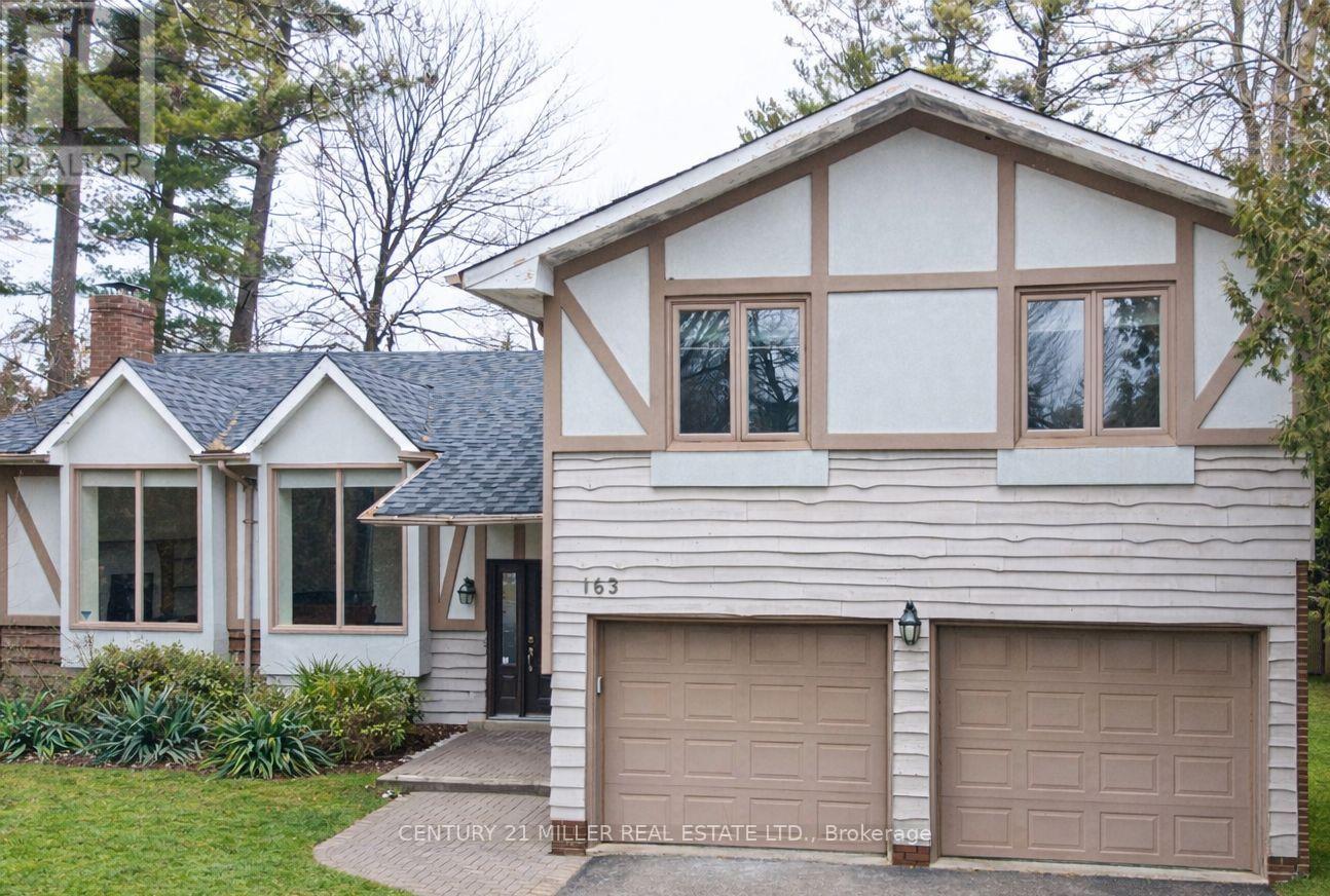 Detached at 163 CASTLE CRESCENT, Oakville (FD Ford)