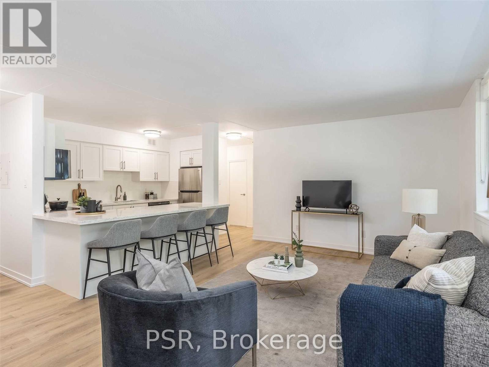 Apartment at 706 - 240 MARKLAND DRIVE, Toronto (Markland Wood)