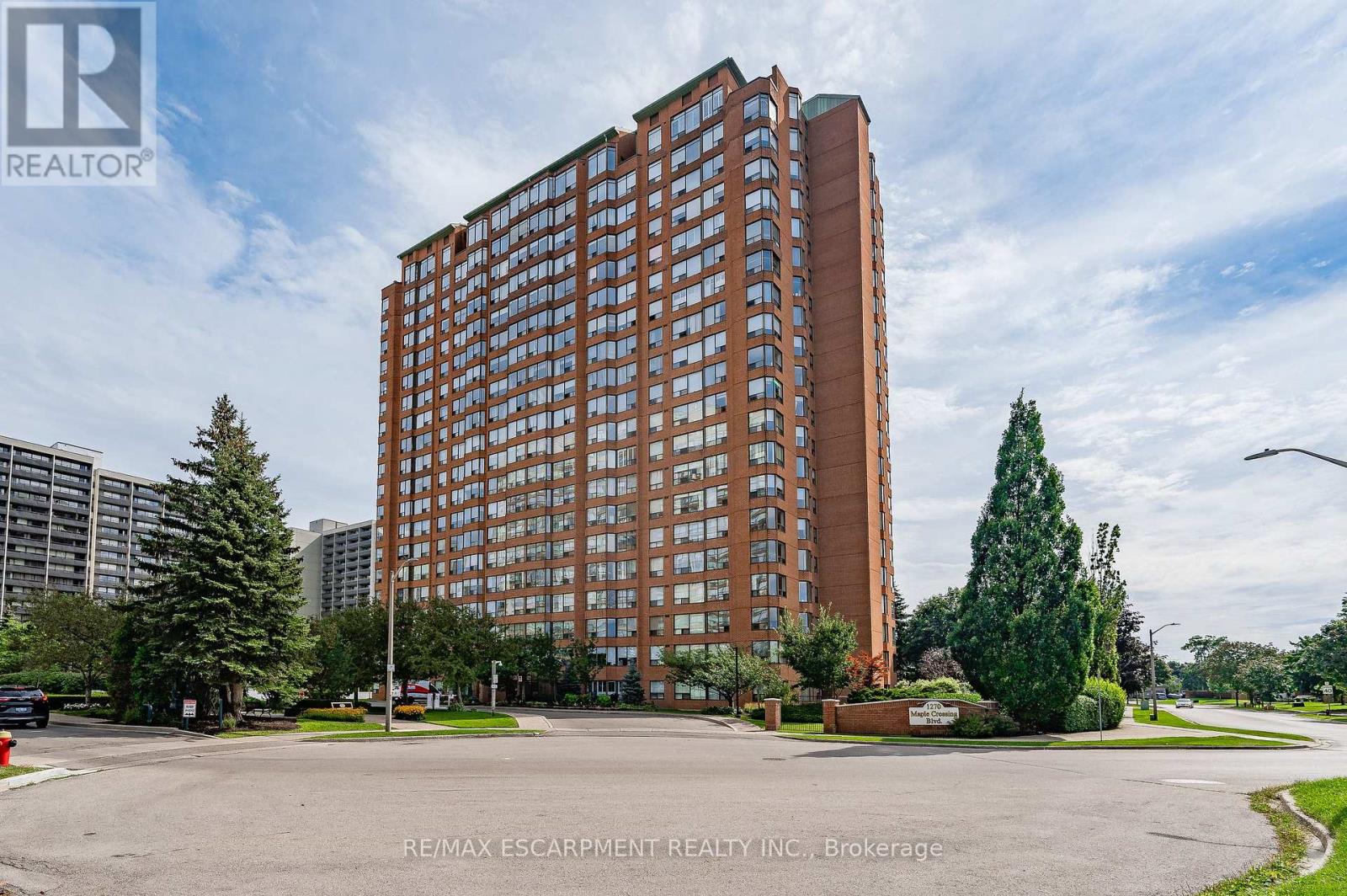 Apartment at 808 - 1270 MAPLE CROSSING BOULEVARD, Burlington (Brant)