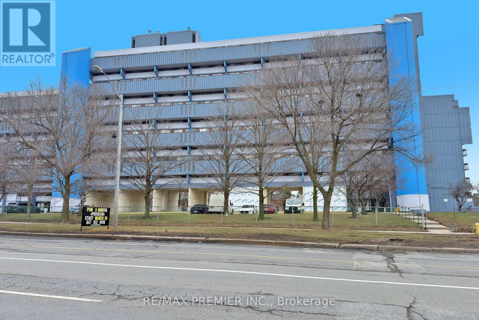 Apartment at 428 - 4645 JANE STREET, Toronto (Black Creek)