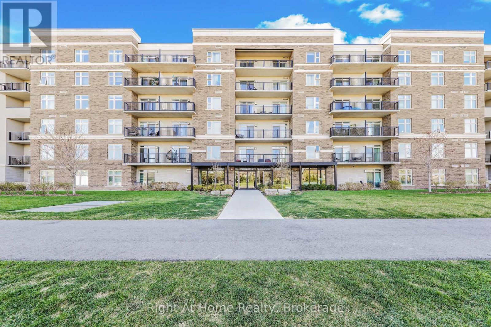 Apartment at 307 - 610 FARMSTEAD DRIVE, Milton (WI Willmott)