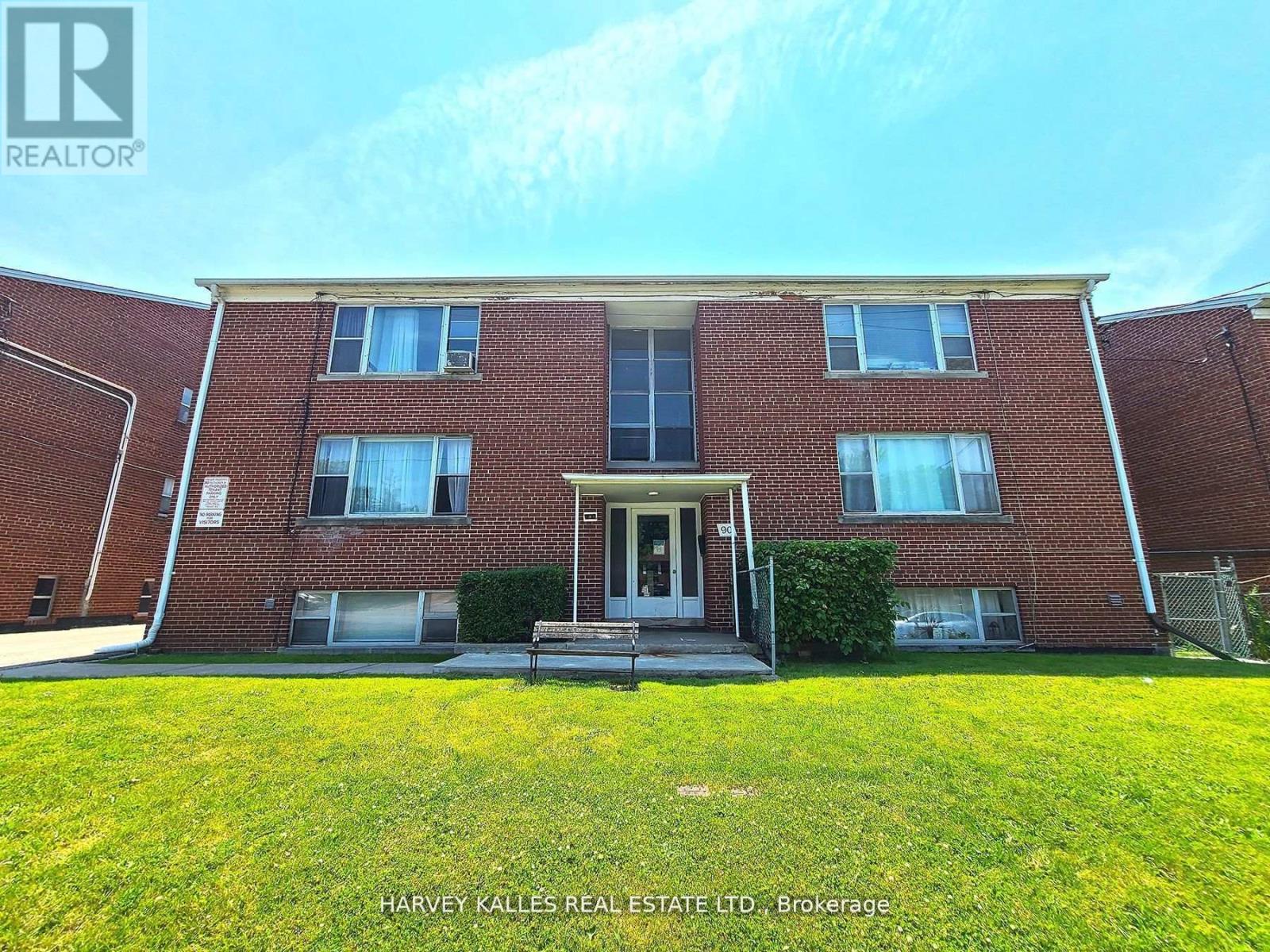 Multiplex at 90 TRETHEWEY DRIVE, Toronto (Beechborough-Greenbrook)