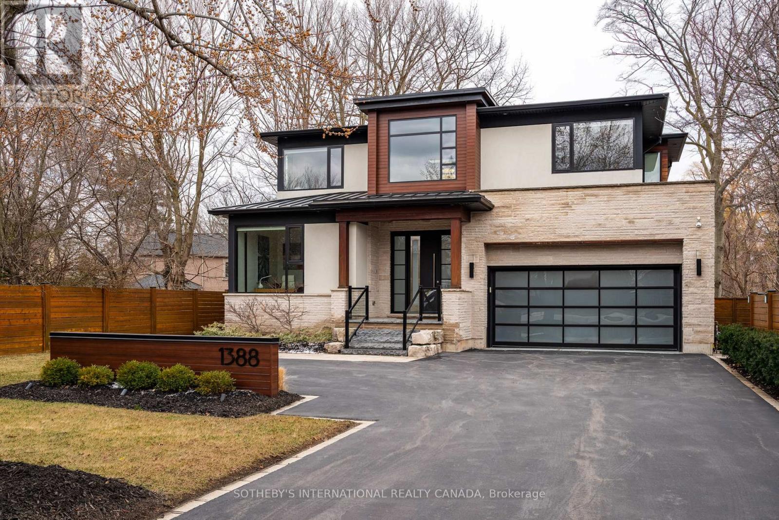 Detached at 1388 ACTON CRESCENT, Oakville (MO Morrison)