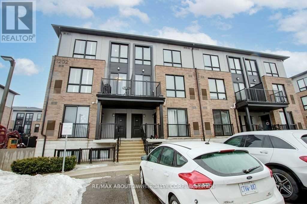 Townhouse at 203 - 1202 MAIN STREET E, Milton (DE Dempsey)
