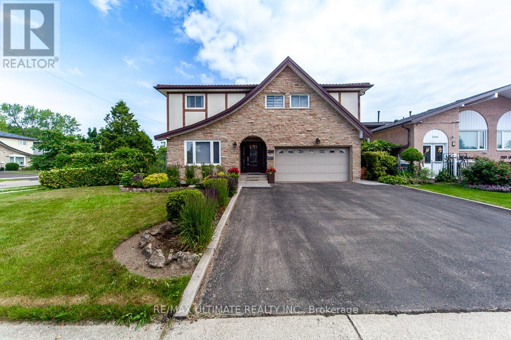 Detached at 2589 TRIDENT AVENUE, Mississauga (Cooksville)