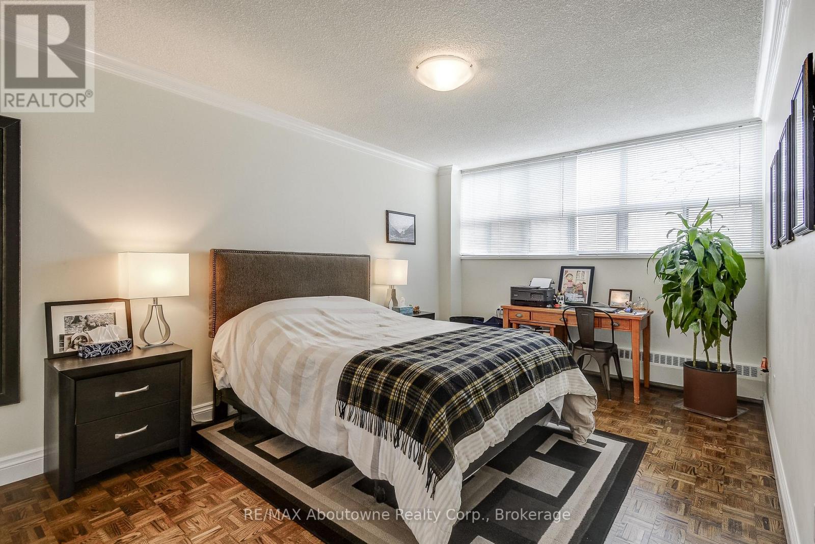 Apartment at 401 - 212 KERR STREET, Oakville