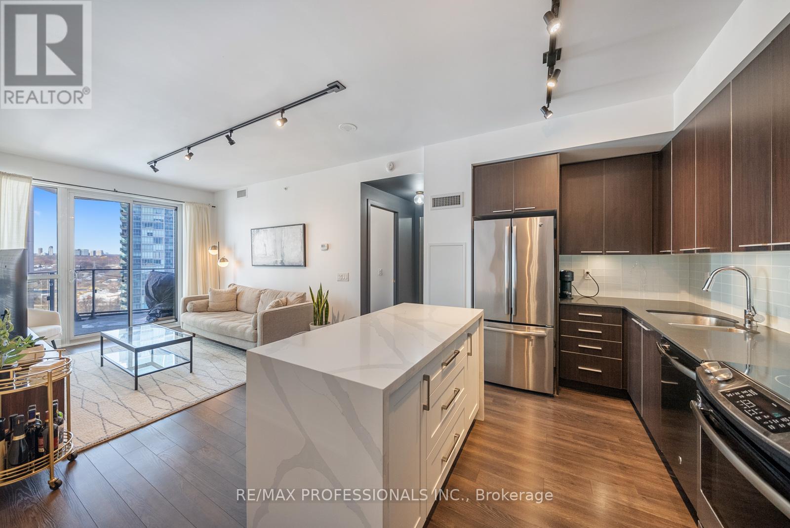 Apartment at 1705 - 10 PARK LAWN ROAD, Toronto (Mimico)