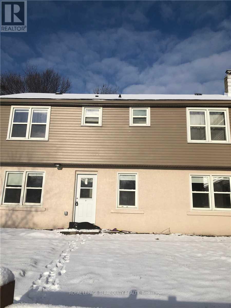 Detached at 15 JOHN STREET, Halton Hills (Georgetown)