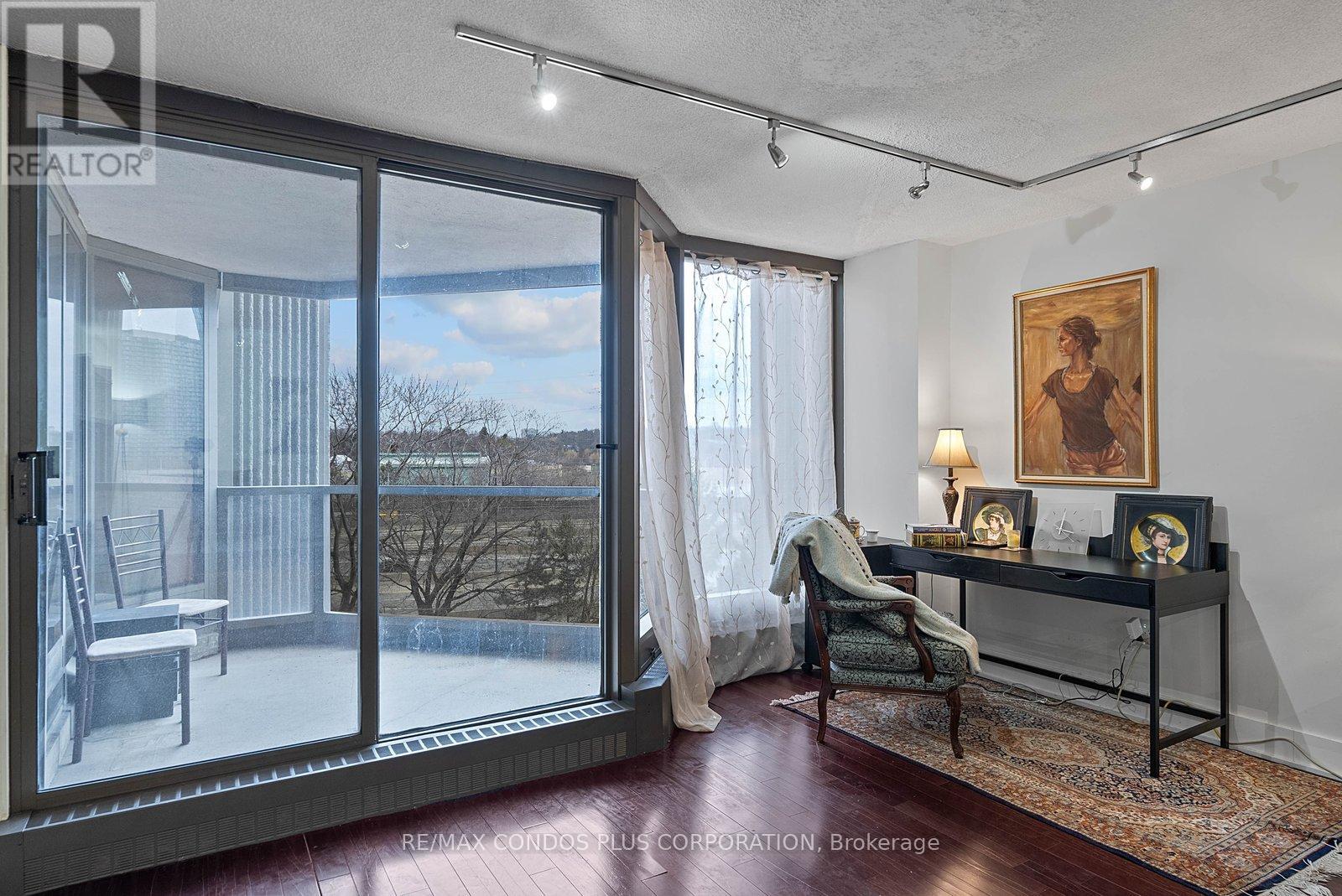 Apartment at 511 - 2045 LAKE SHORE BOULEVARD W, Toronto