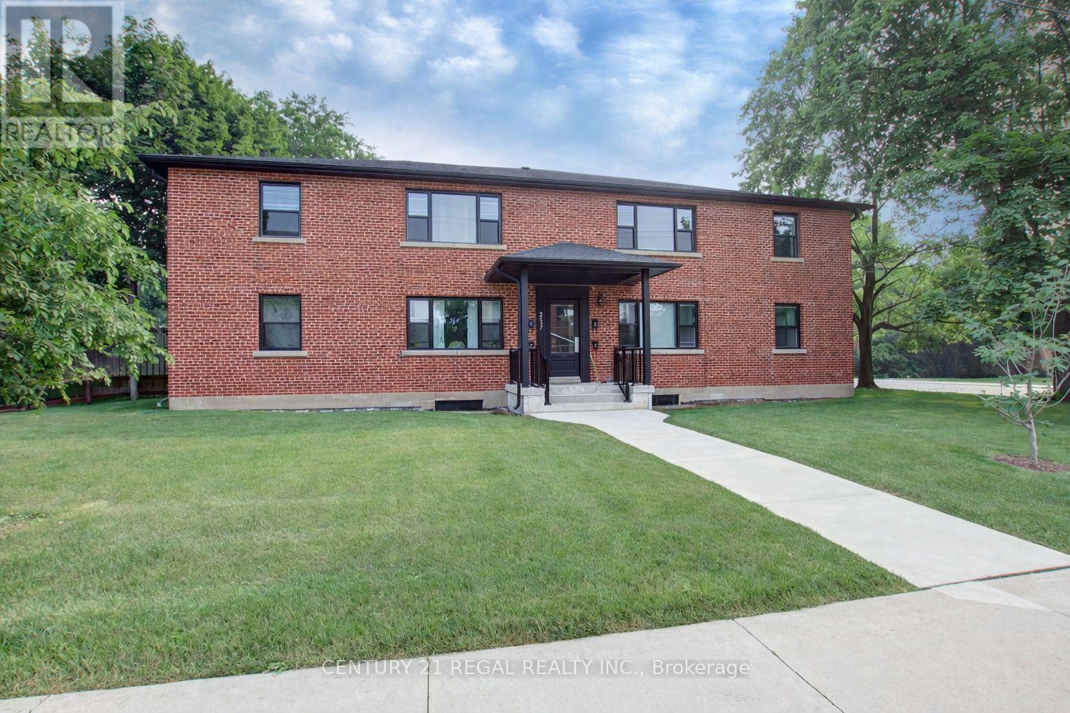 Multiplex at 2127 HARRIS CRESCENT, Burlington (Brant)