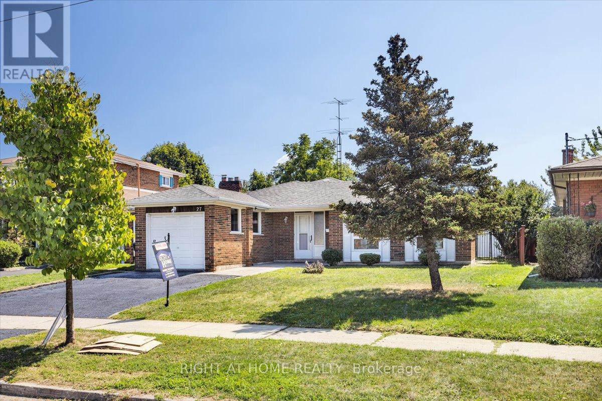 Detached at 27 VILLATA GARDENS, Toronto (York University Heights)