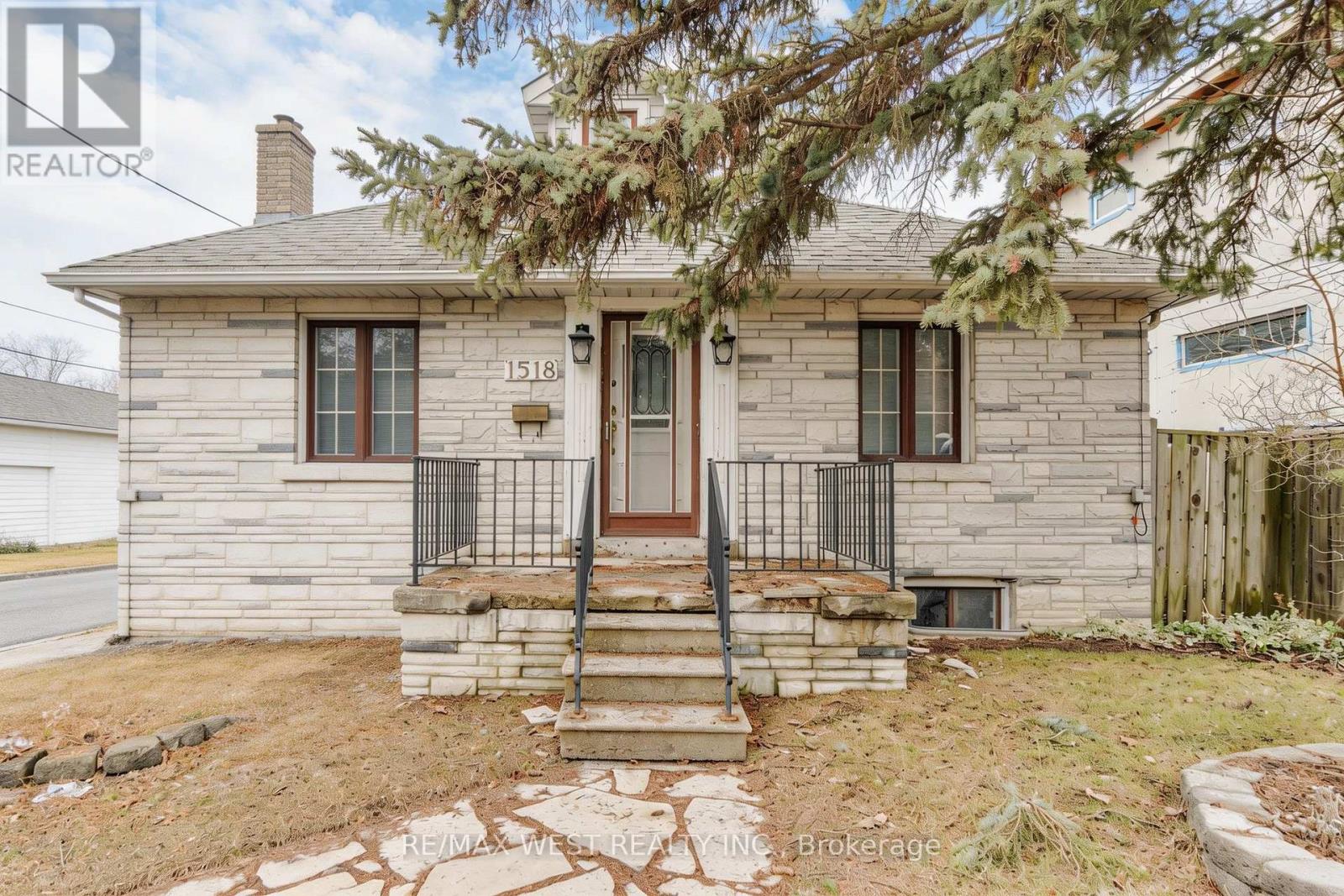 Detached at 1518 CAWTHRA ROAD, Mississauga (Mineola)