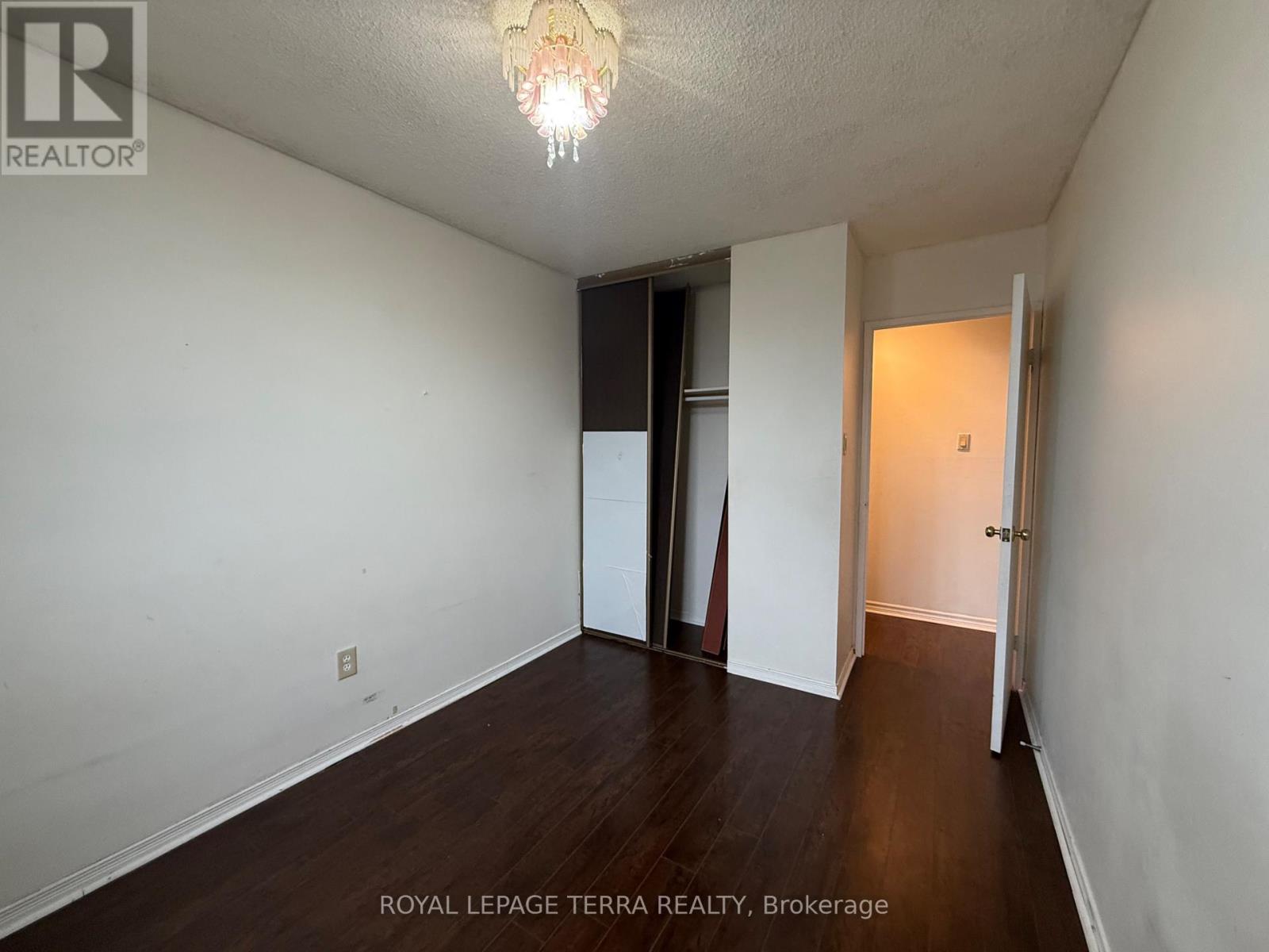 Apartment at 305 - 1615 BLOOR STREET E, Mississauga