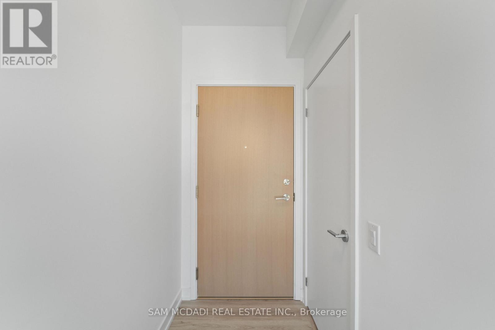 Apartment at 3703 - 395 SQUARE ONE DRIVE, Mississauga