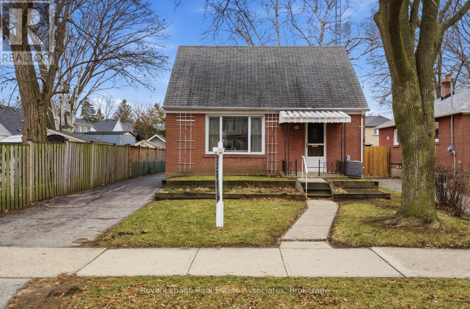 Detached at 68 GAIR DRIVE, Toronto (Alderwood)