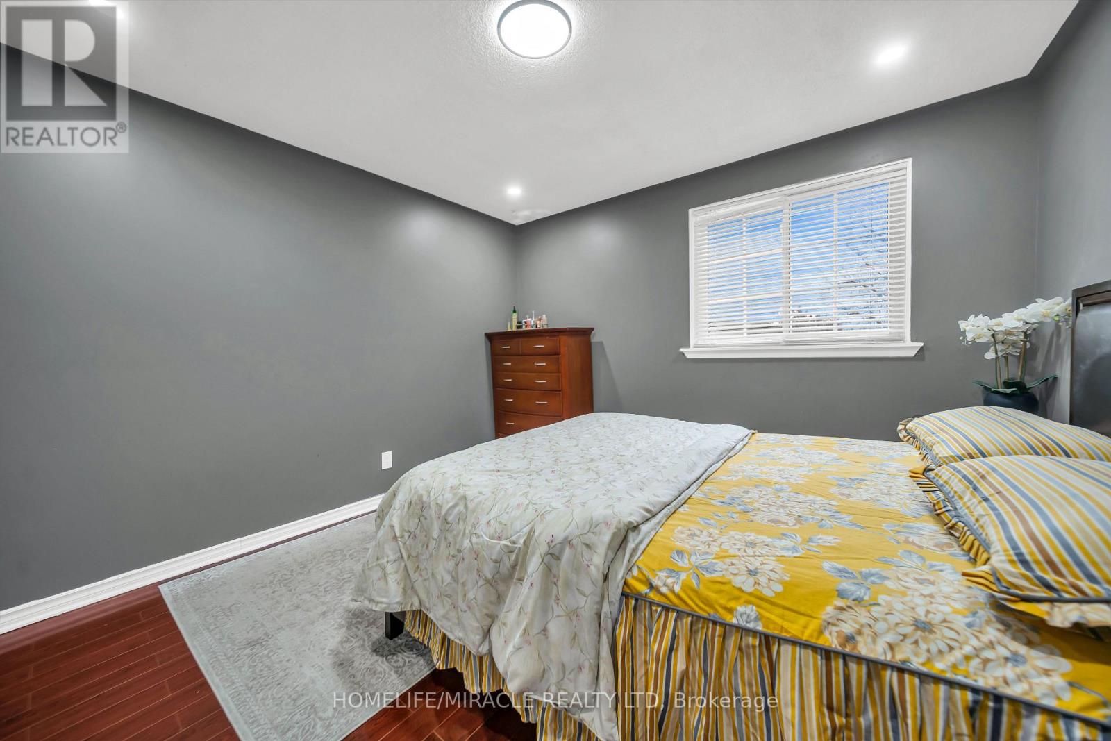 Semi-Detached/Link at 64 DRAKE BOULEVARD, Brampton
