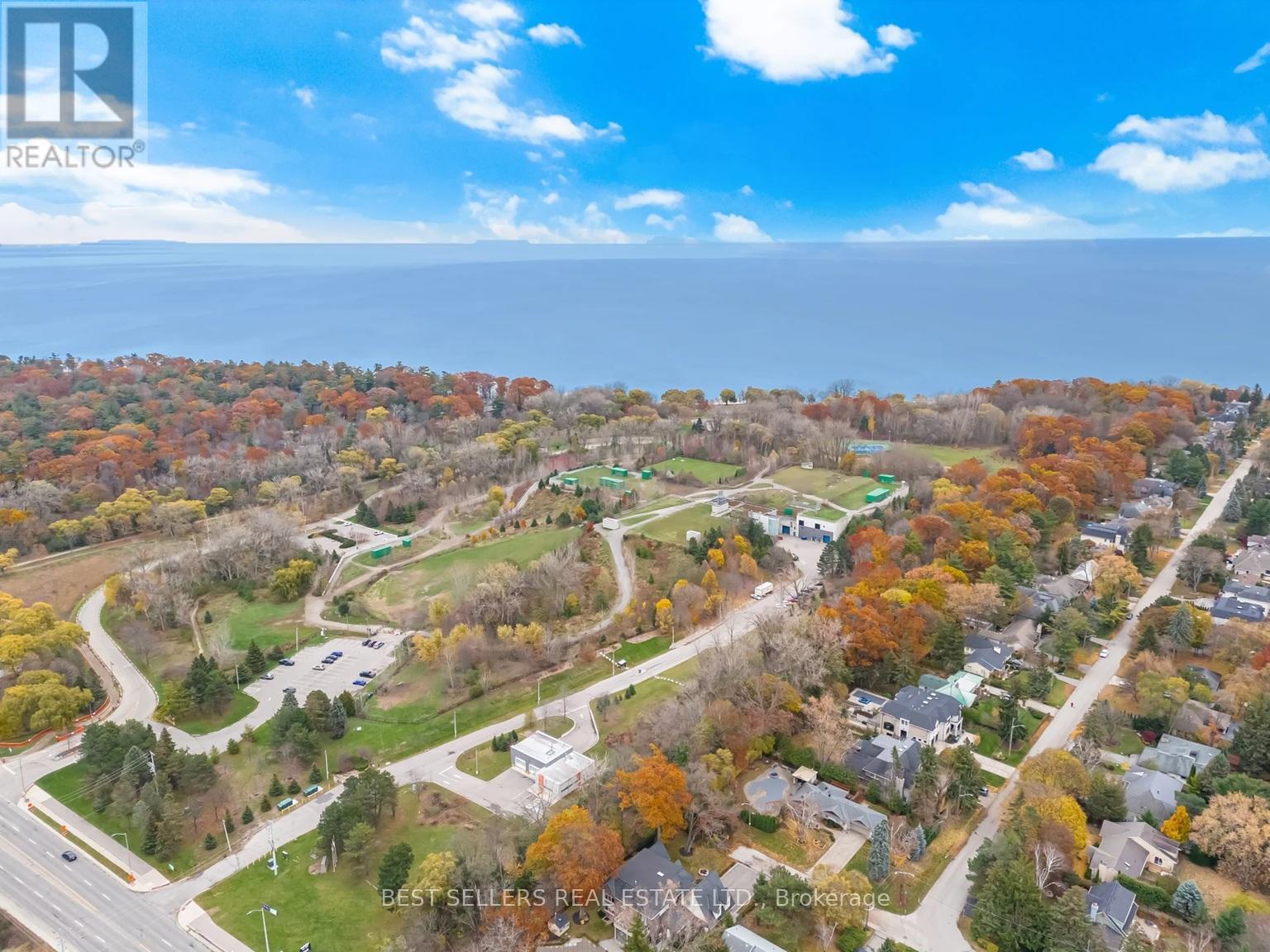 Detached at 898 PARKLAND AVE AVENUE, Mississauga (Clarkson)