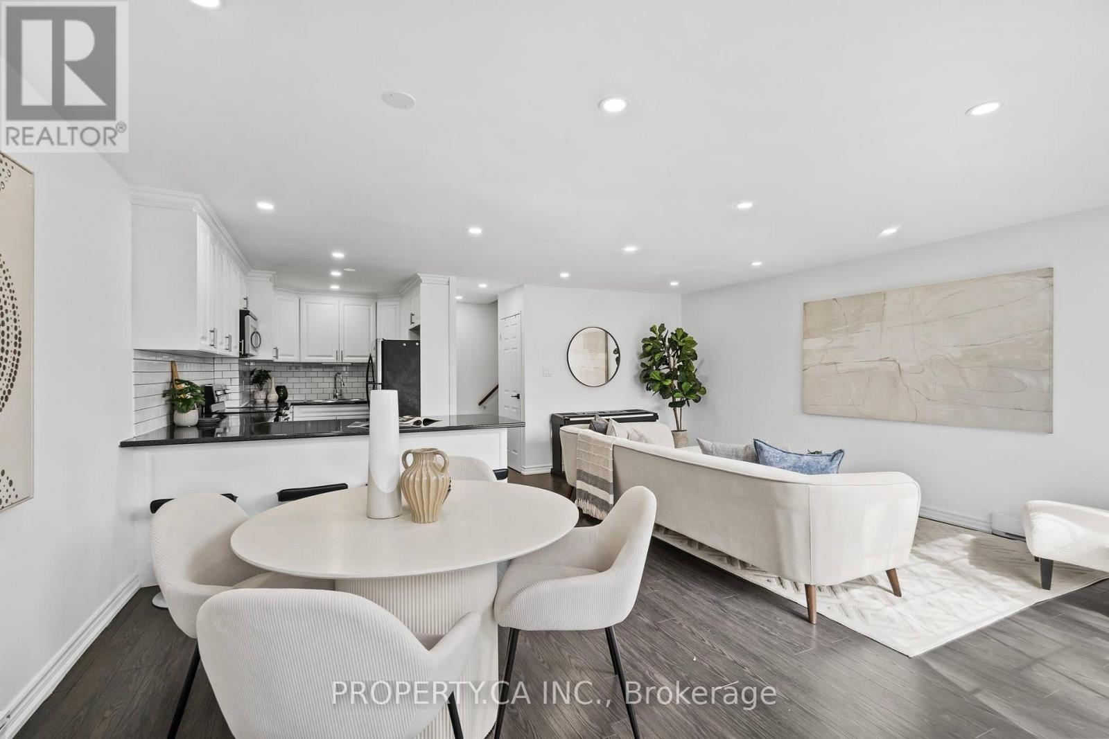 Townhouse at 179 - 1055 DUNDAS STREET E, Mississauga (Applewood)