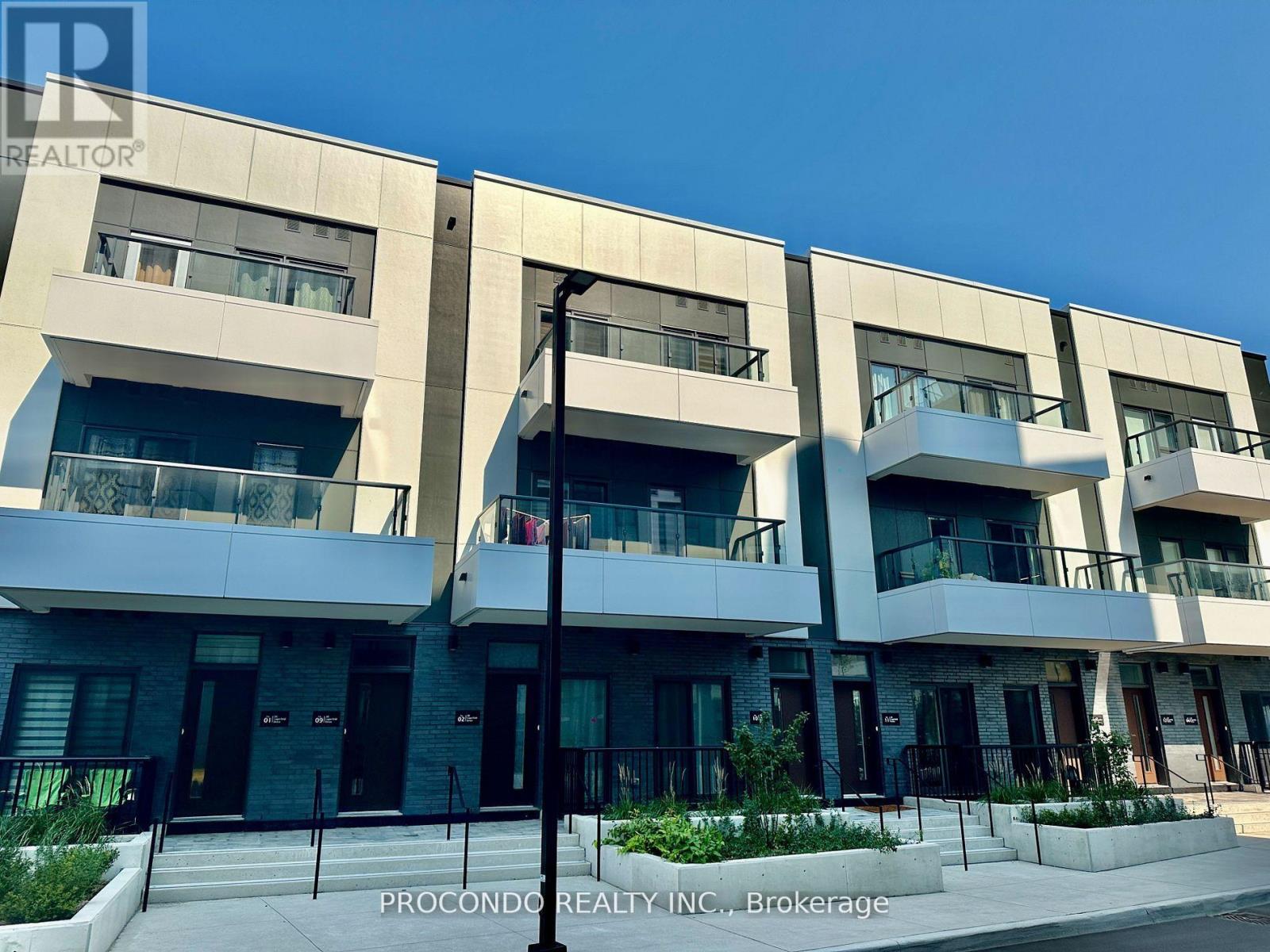 Townhouse at TH02 - 30 LAGERFELD DRIVE, Brampton (Credit Valley)
