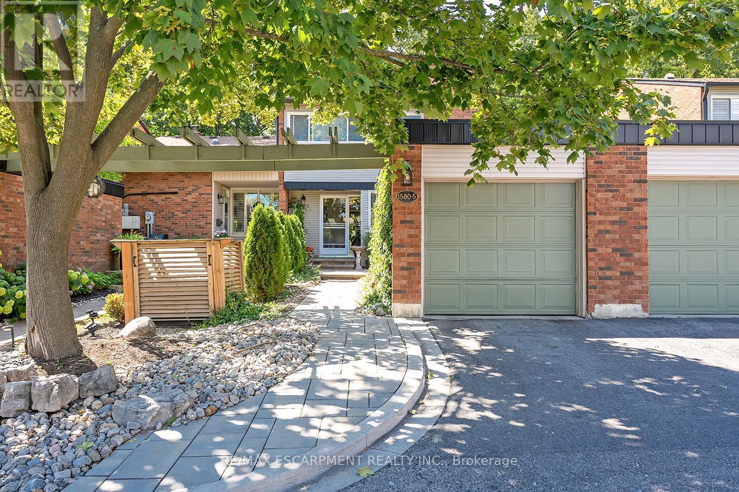 Townhouse at 5 - 1580 KERNS ROAD, Burlington (Tyandaga)