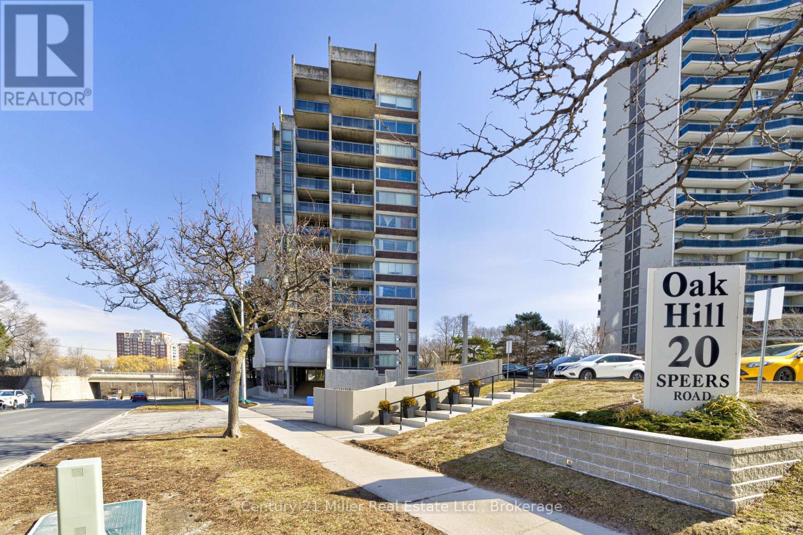 Apartment at 304 - 20 SPEERS ROAD, Oakville (CO Central)