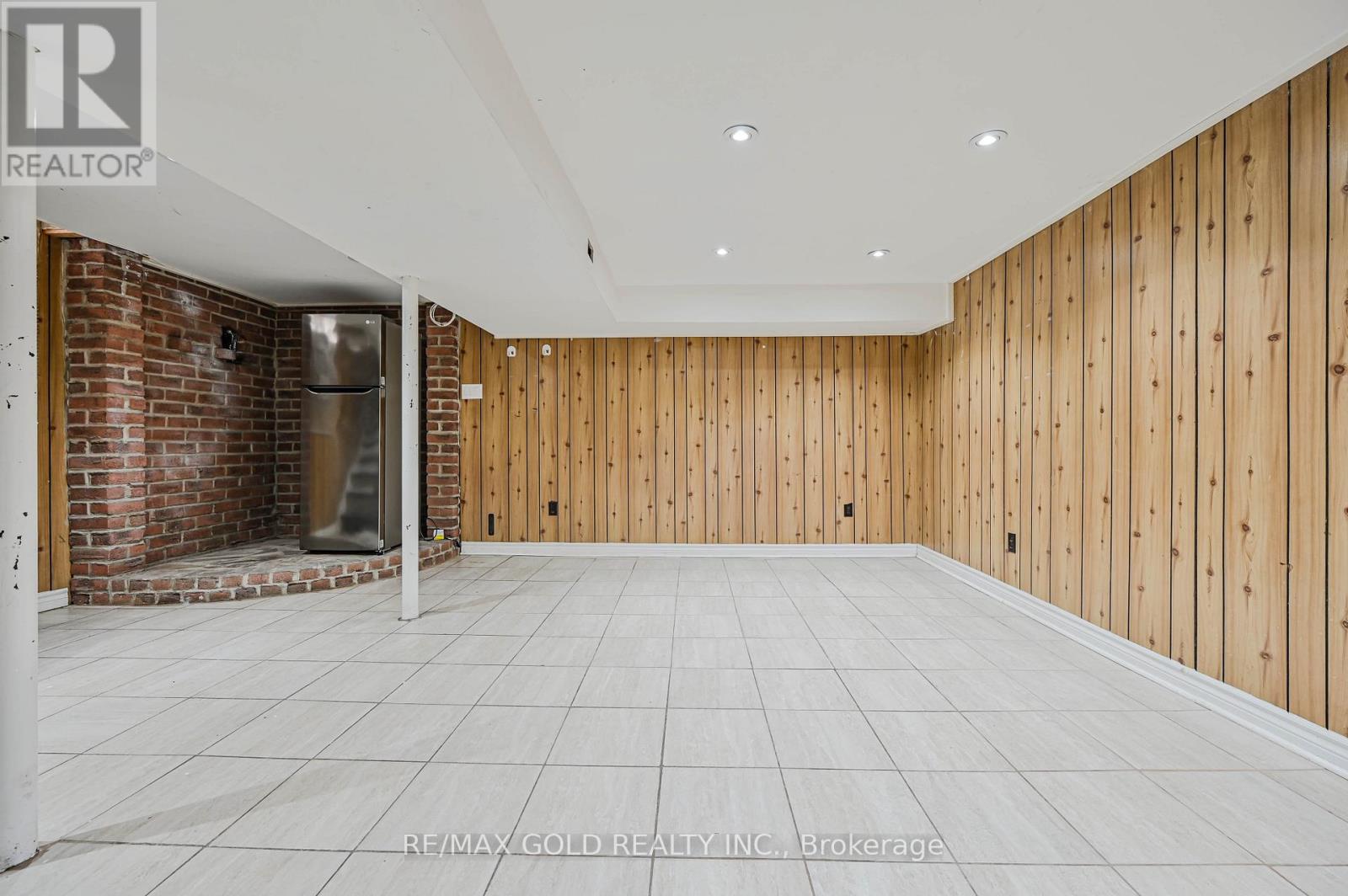 Semi-Detached/Link at 7755 PRIORY CRESCENT, Mississauga