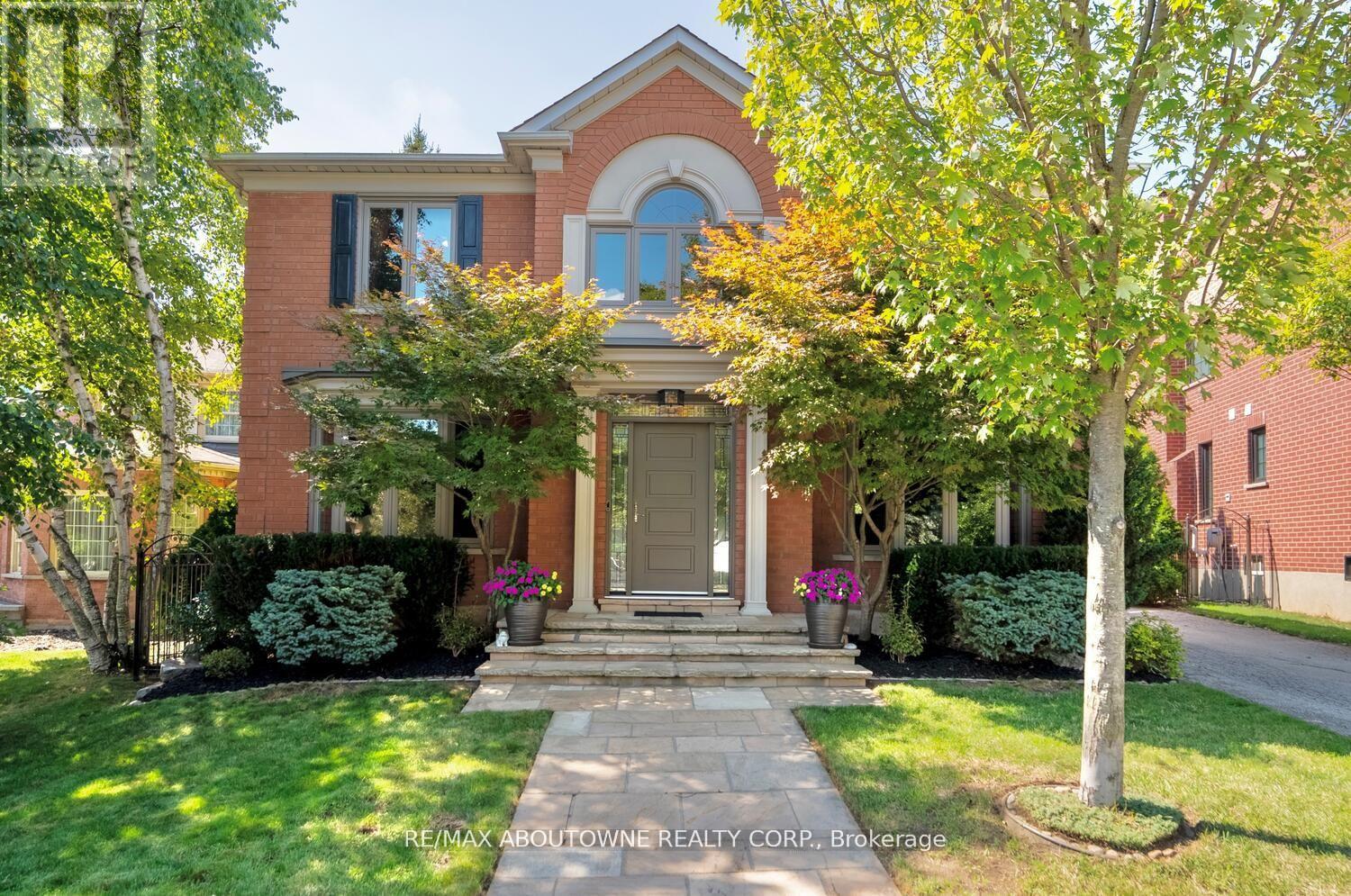 Detached at 11 MORRISON CREEK CRESCENT, Oakville (RO River Oaks)