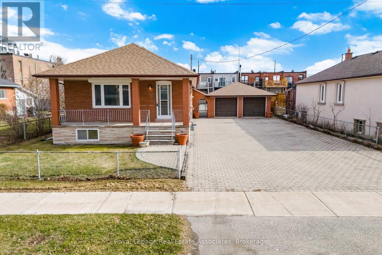 Detached at 5 ROSEWOOD AVENUE, Toronto (Stonegate-Queensway)