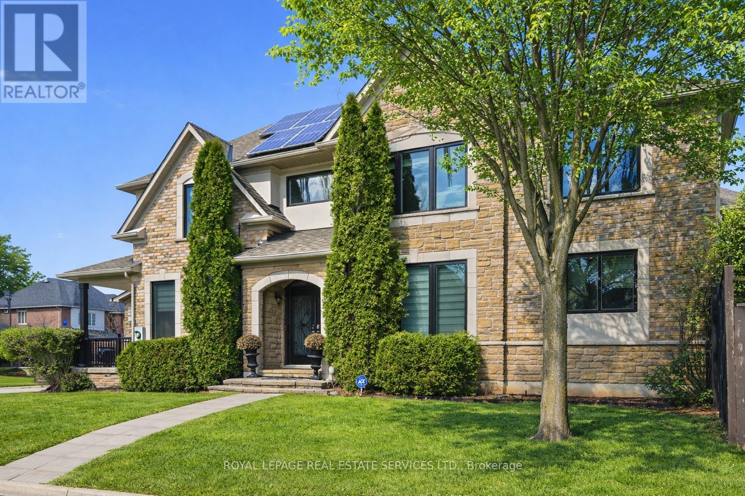Detached at 2353 WOODCREST DRIVE, Oakville