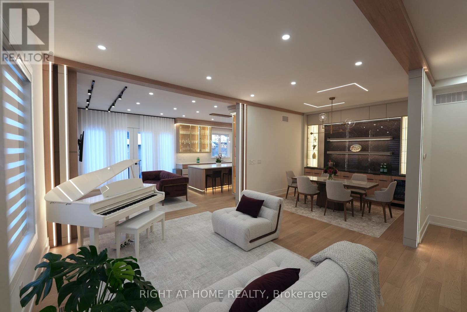 Detached at 33 THORNDALE AVENUE, Toronto (Kingsway South)