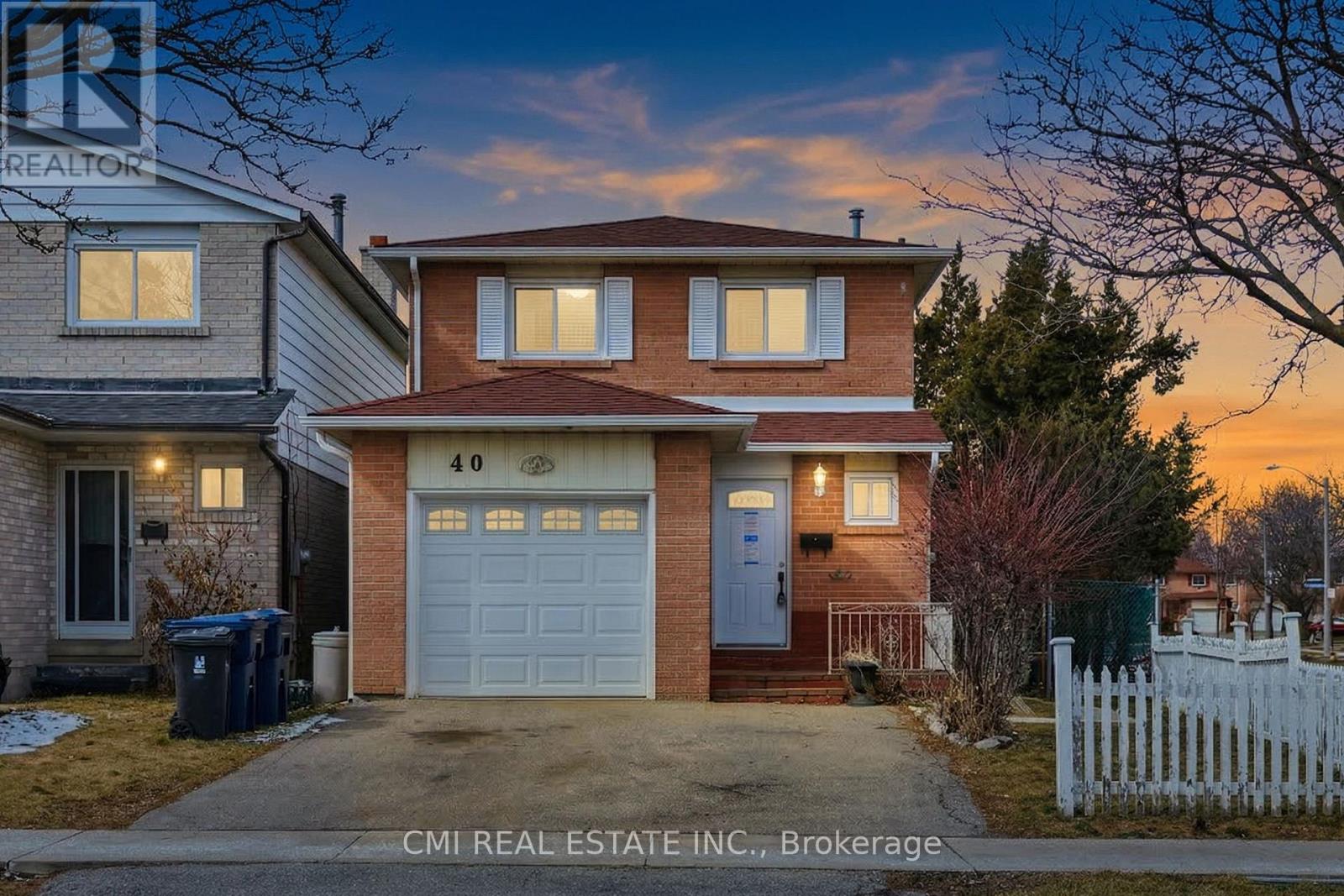 Detached at 40 GLEN HOLLOW AVENUE, Toronto (West Humber-Clairville)