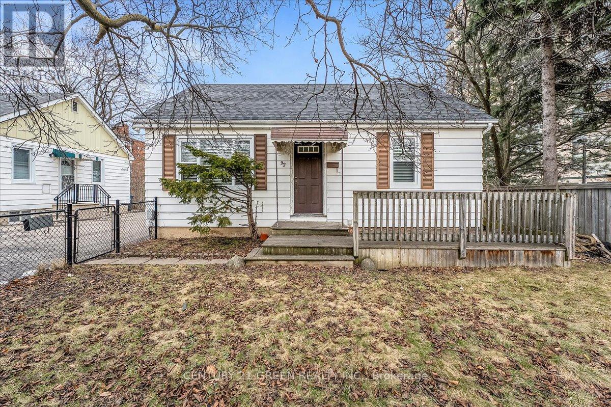Detached at 32 BEECH STREET, Brampton (Queen Street Corridor)
