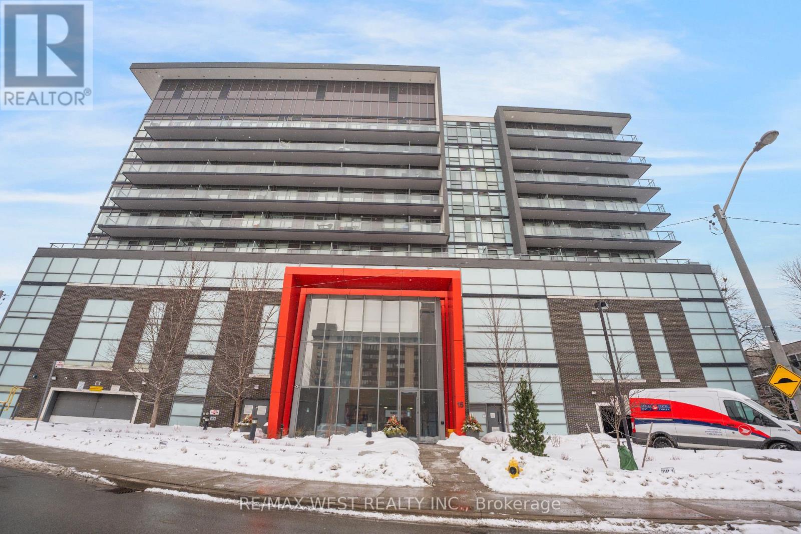 Apartment at 627 - 15 JAMES FINLAY WAY, Toronto (Downsview-Roding-CFB)