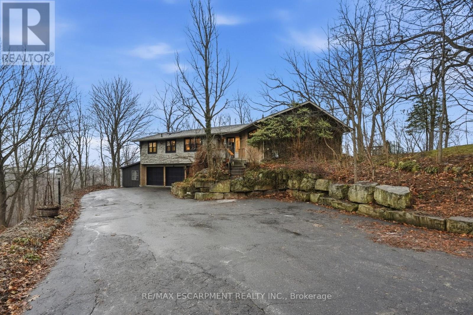 Detached at 1987 SNAKE ROAD, Burlington (Grindstone)