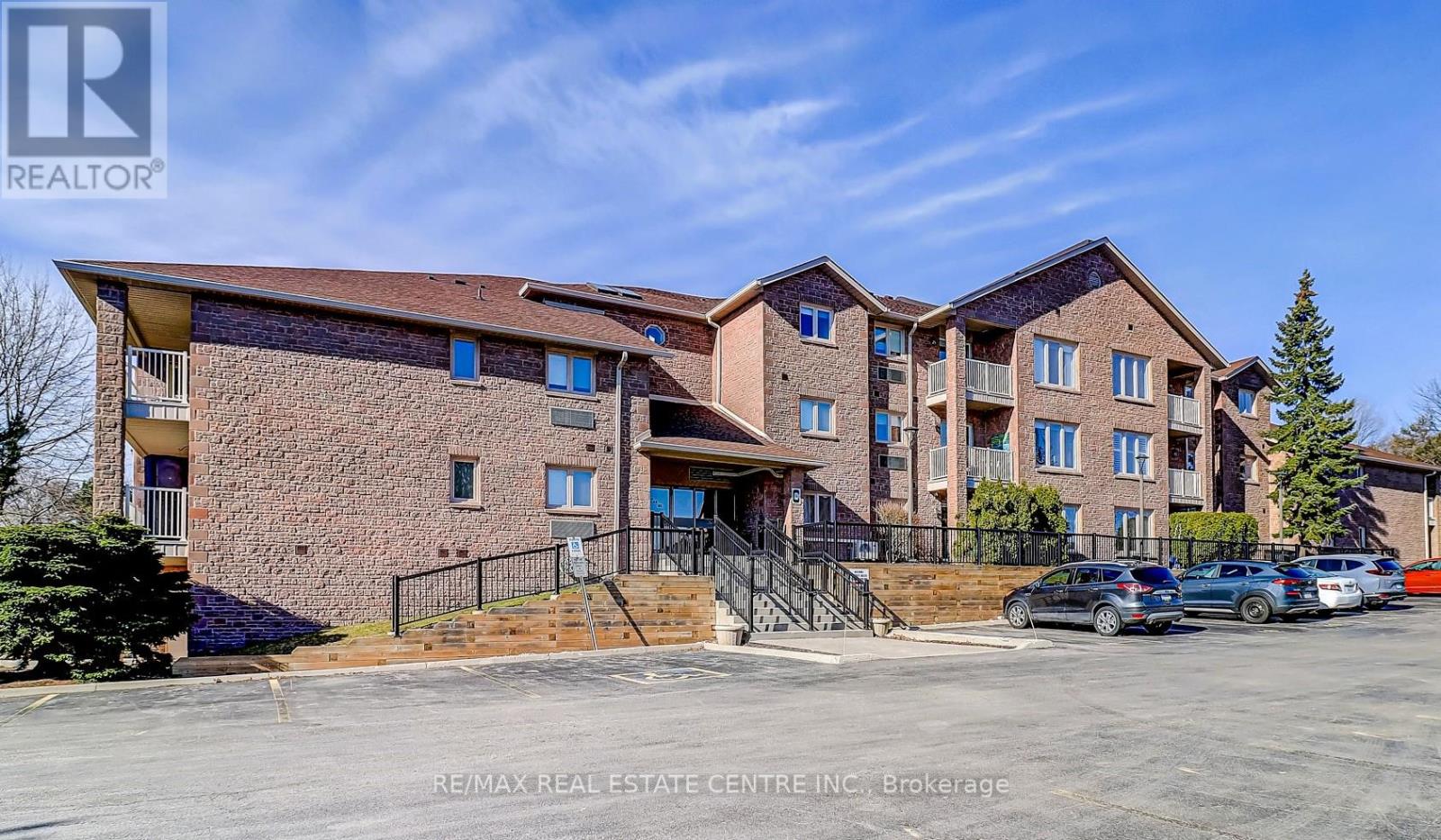 Apartment at 57 - 3050 PINEMEADOW DRIVE, Burlington (Headon)