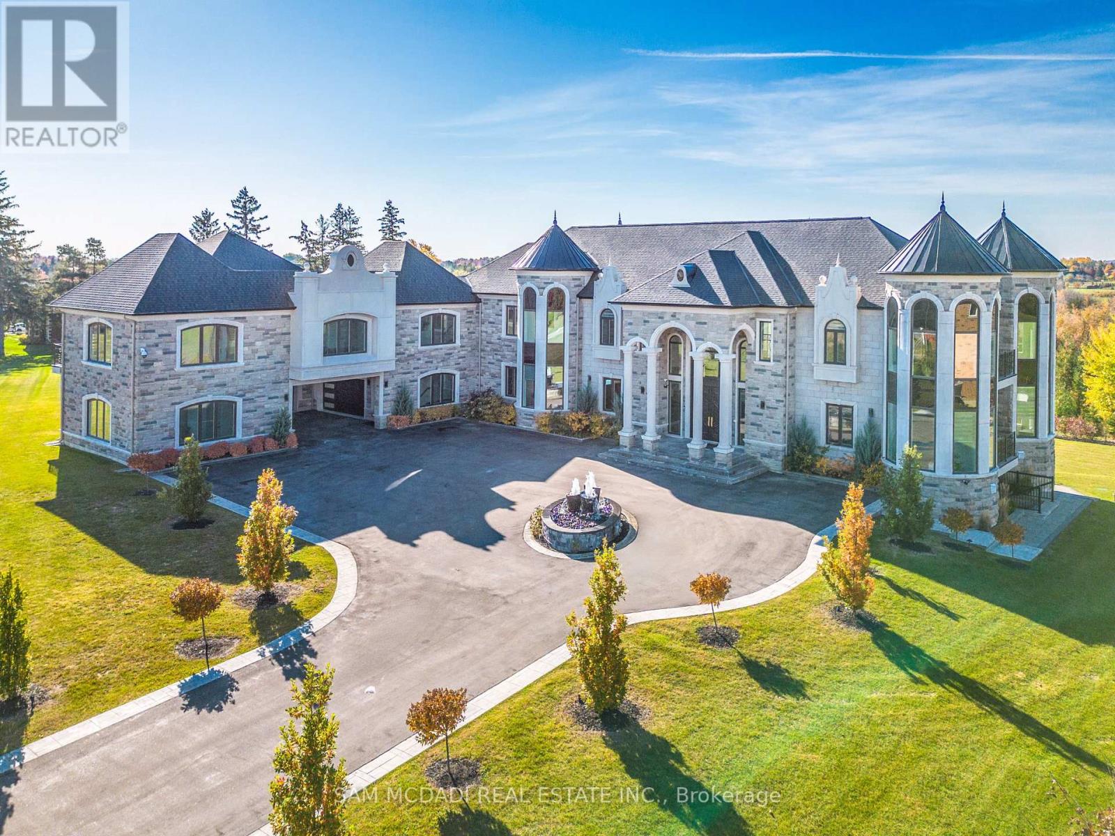 Detached at 4 SAINT LUKES COURT, Brampton (Toronto Gore Rural Estate)