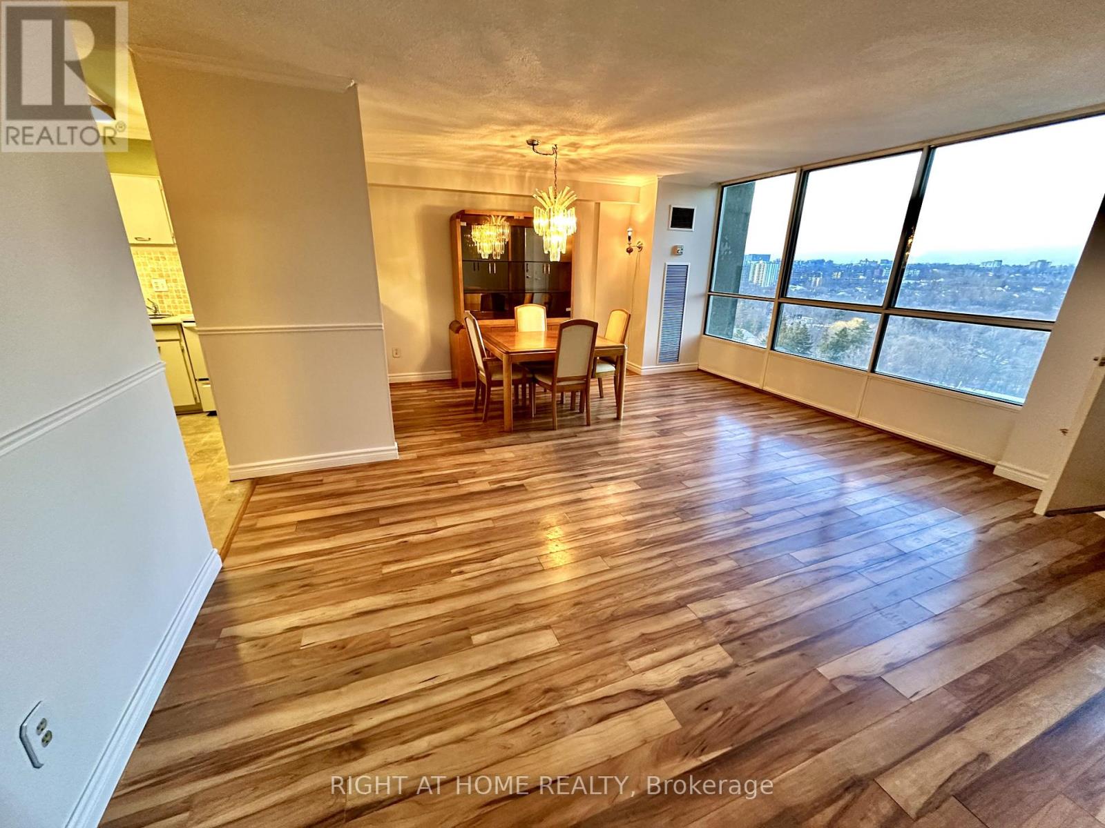 Apartment at 1806 - 10 MARTHA EATON WAY S, Toronto (Brookhaven-Amesbury)