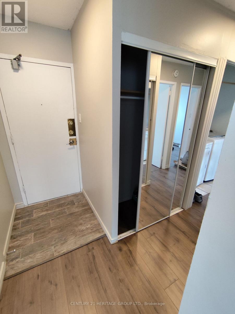 Apartment at 612 - 100 LOTHERTON PATHWAY, Toronto (Yorkdale-Glen Park)