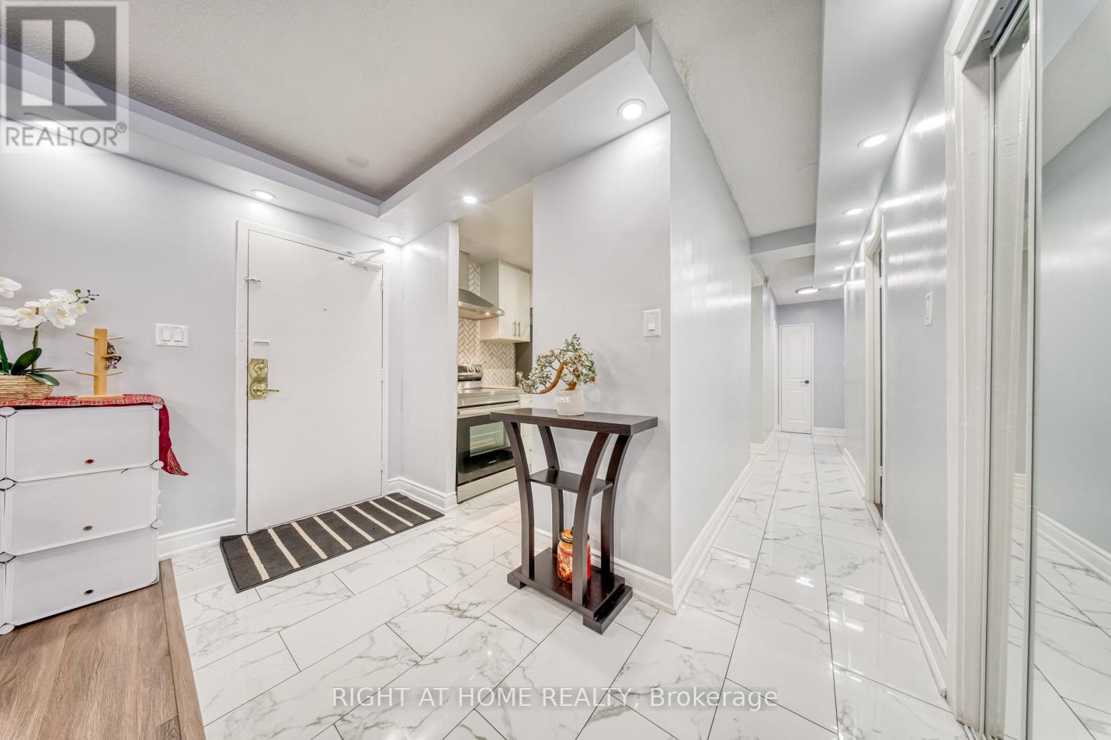 Apartment at 2014 - 320 DIXON ROAD, Toronto (Kingsview Village-The Westway)