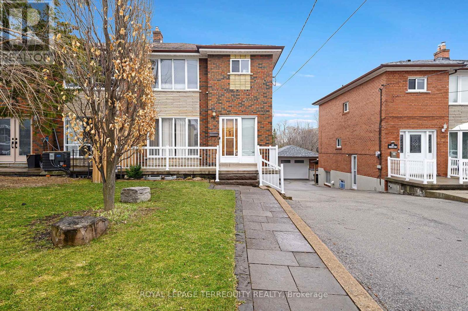 Semi-Detached/Link at 27 GOTHAM COURT, Toronto (Brookhaven-Amesbury)
