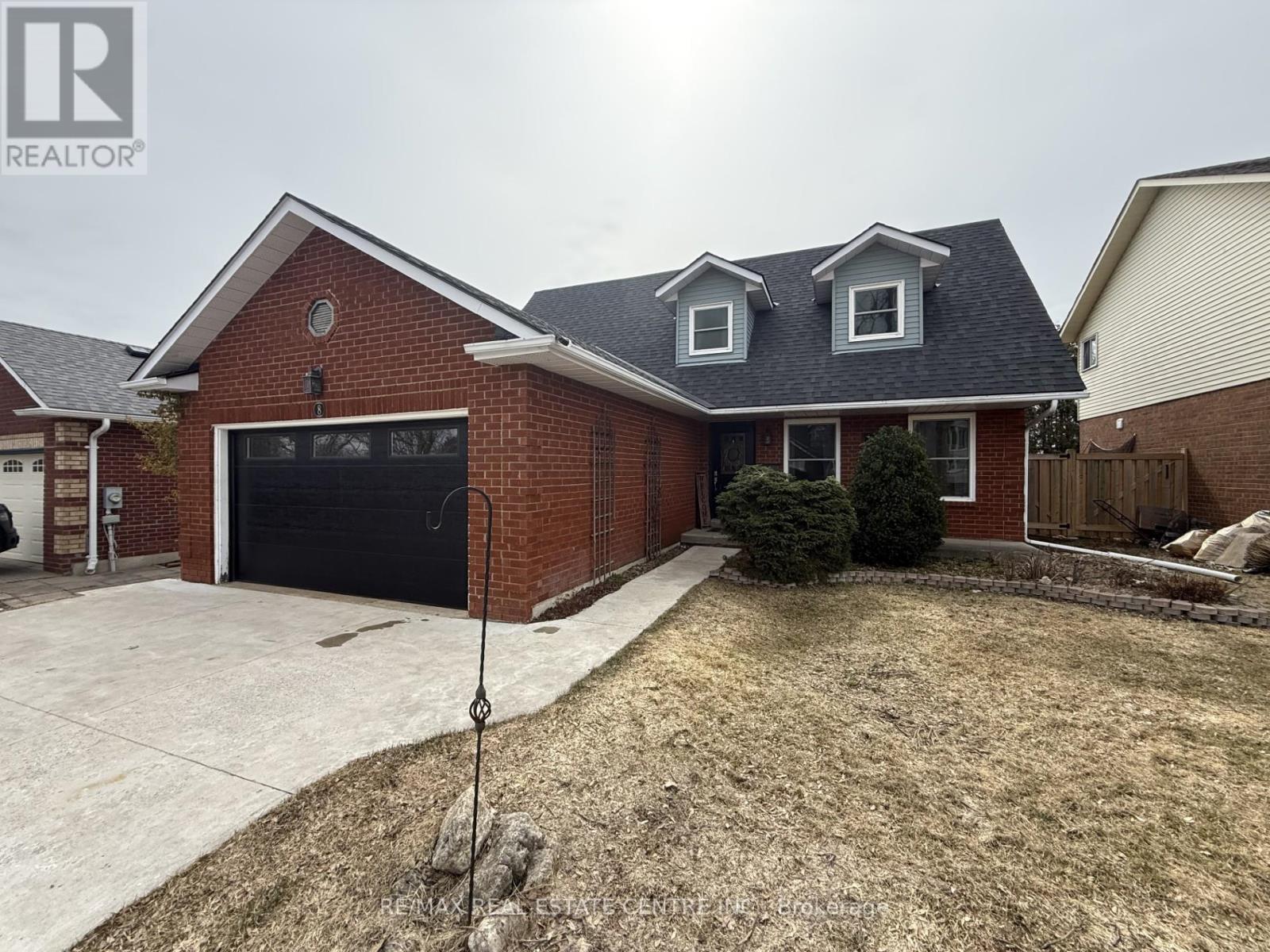 Detached at 8 PASSMORE AVENUE, Orangeville