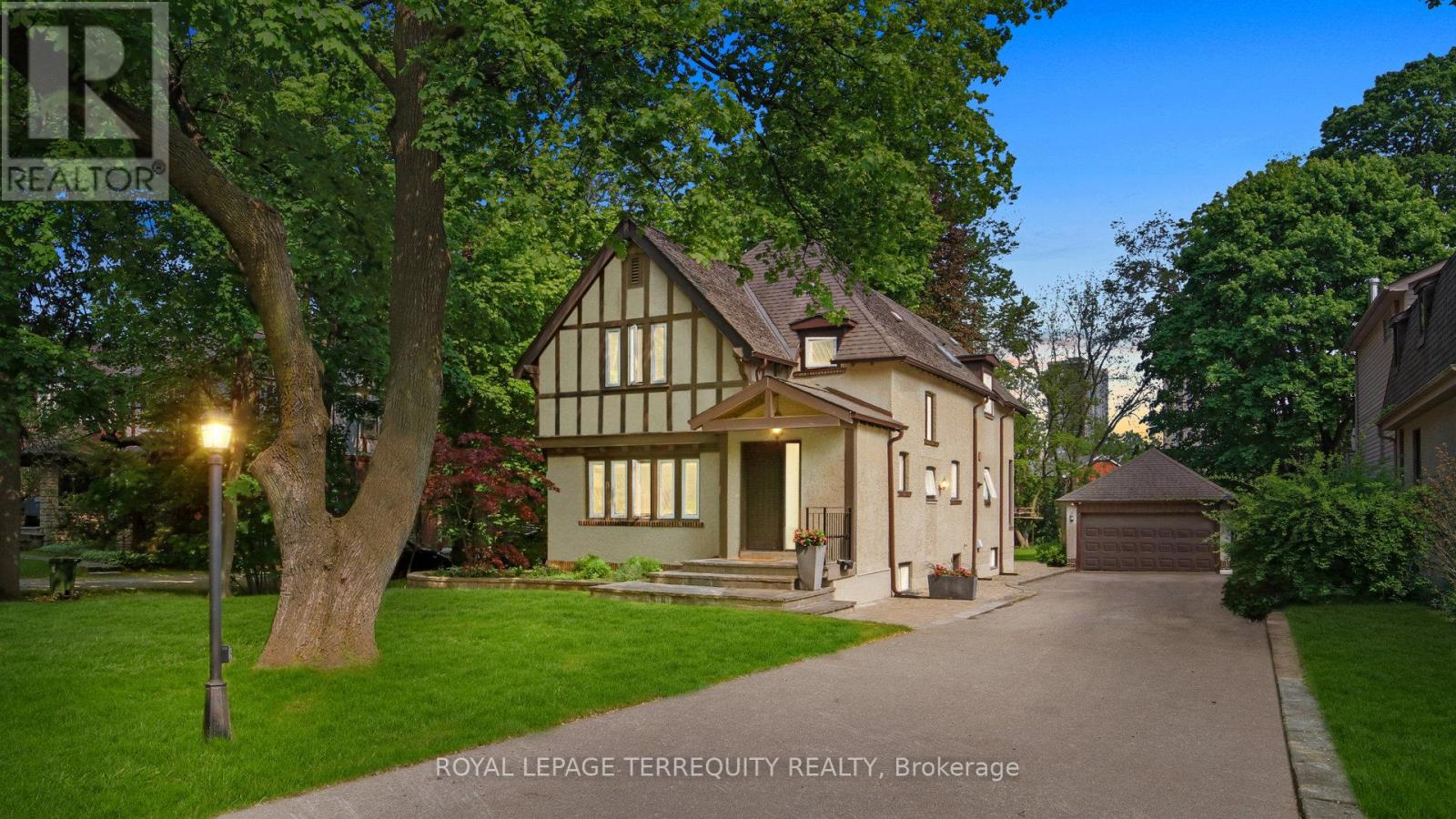 Detached at 65 BURNHAMTHORPE CRESCENT, Toronto (Islington-City Centre West)